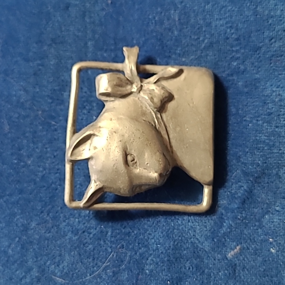 Seagull signed pewter 1993 cat with bow brooch